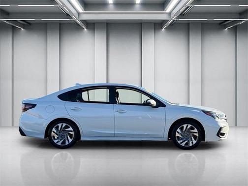 2023 Subaru Legacy 