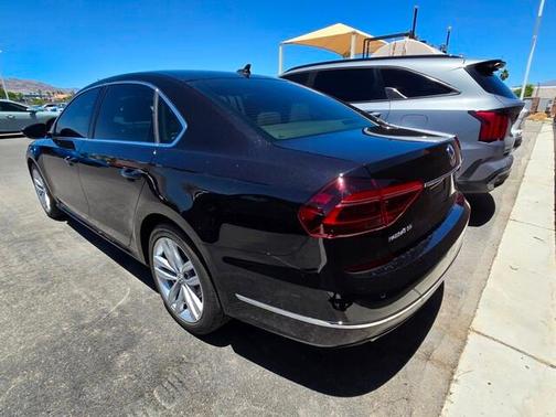 2018 Volkswagen Passat 2.0T SE w/ Technology