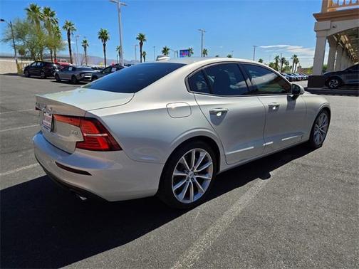 2019 Volvo S60 T5 Momentum