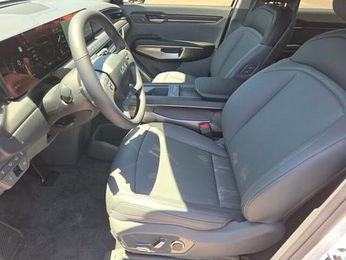 2026 Kia EV9 Light Short Range
