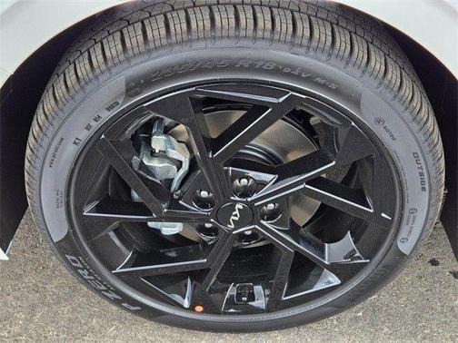 Snow White Pearl 2026 Kia K5 GT-Line