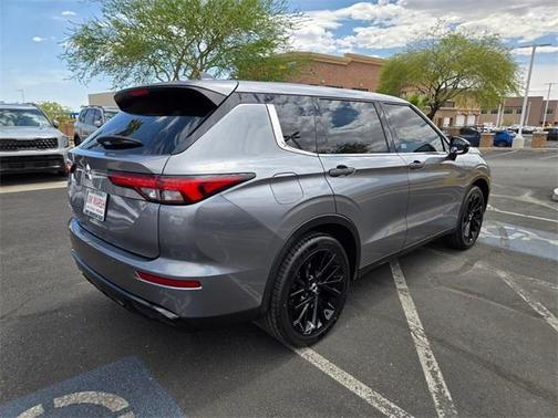 2022 Mitsubishi Outlander SE
