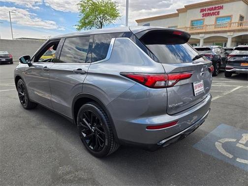 2022 Mitsubishi Outlander SE
