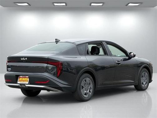 2026 Kia K4 LX