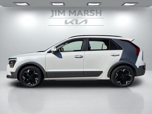 Snow White Pearl 2026 Kia Niro EV Wave
