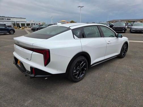 2025 Kia K4 GT-Line Turbo
