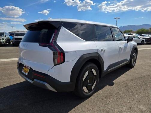 2026 Kia EV9 Light Long Range