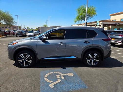 2022 Nissan Rogue SL