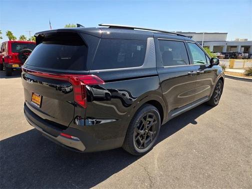 2025 Kia Carnival SX