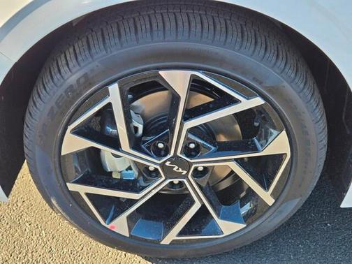 2025 Kia K5 EX