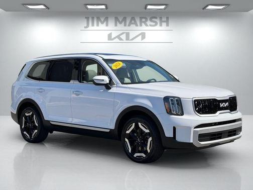 White Pearl 2024 Kia Telluride EX