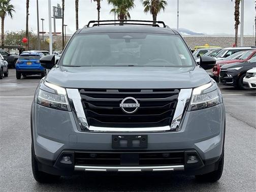 2022 Nissan Pathfinder SL