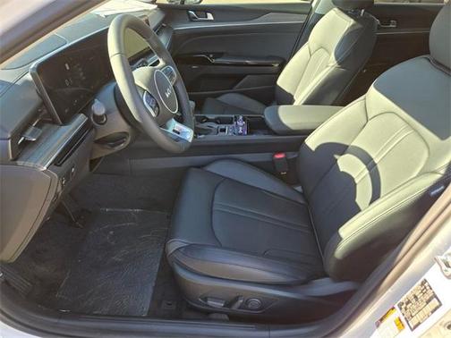 2025 Kia K5 EX