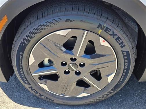 2025 Kia EV6 Light Long Range