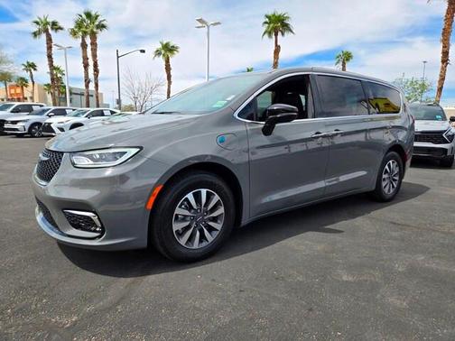2025 Chrysler Pacifica Hybrid Select