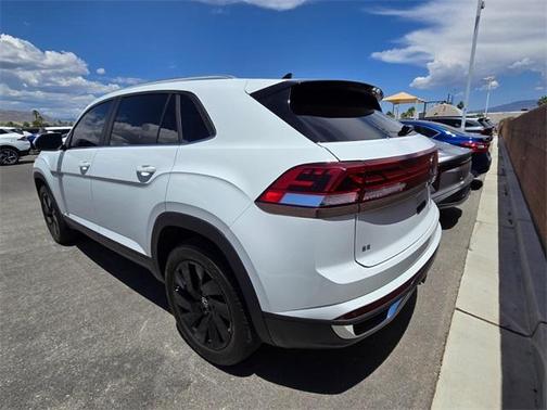 2024 Volkswagen Atlas Cross Sport 2.0T SE w/Technology