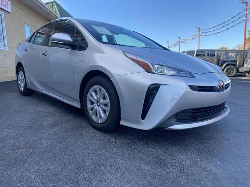 2022 Toyota Prius LE