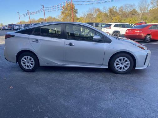 2022 Toyota Prius LE