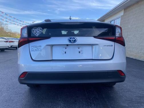 2022 Toyota Prius LE