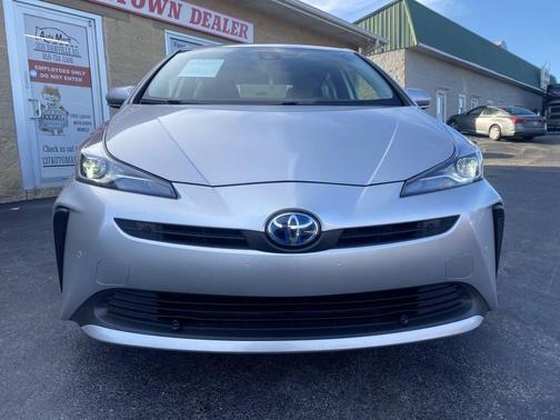 2022 Toyota Prius LE