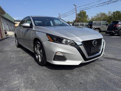 2022 Nissan Altima S FWD
