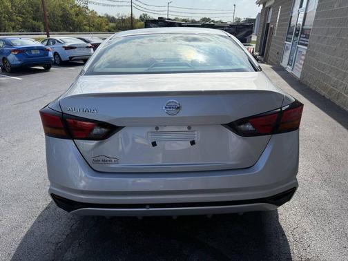 2022 Nissan Altima S FWD