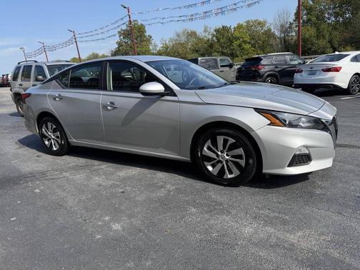 2022 Nissan Altima S FWD
