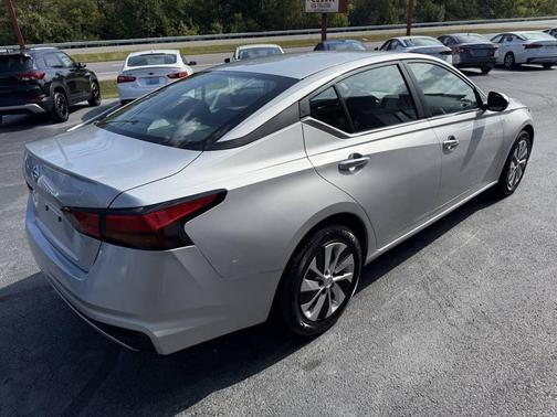 2022 Nissan Altima S FWD