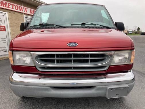 2000 Ford E150 Base