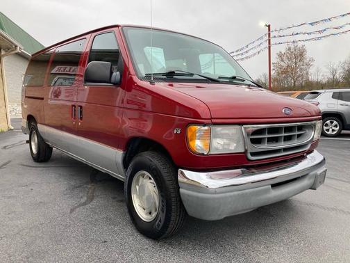 2000 Ford E150 Base