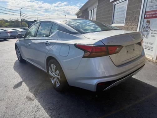2022 Nissan Altima S FWD