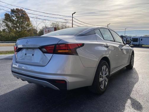 2022 Nissan Altima S FWD