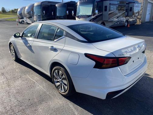 2022 Nissan Altima S FWD