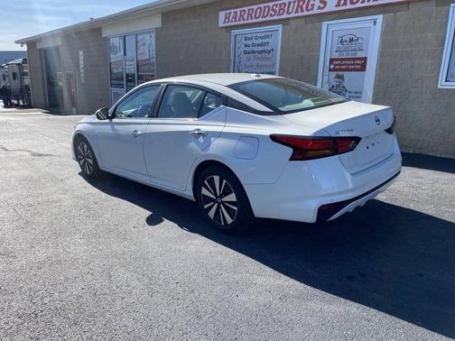 2022 Nissan Altima 2.5 SV