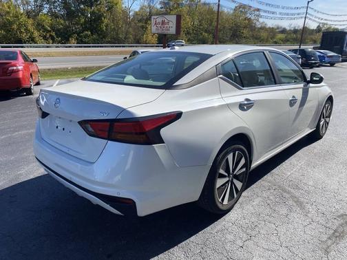 2022 Nissan Altima 2.5 SV