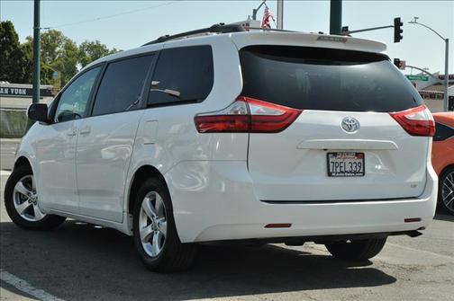 2015 Toyota Sienna LE