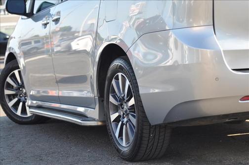 2018 Toyota Sienna XLE