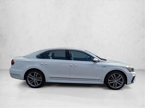 2017 Volkswagen Passat 1.8T R-Line w/Comfort