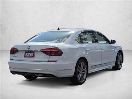2017 Volkswagen Passat 1.8T R-Line w/Comfort