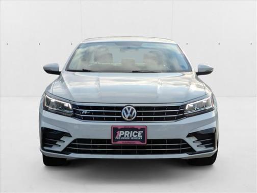 2017 Volkswagen Passat 1.8T R-Line w/Comfort