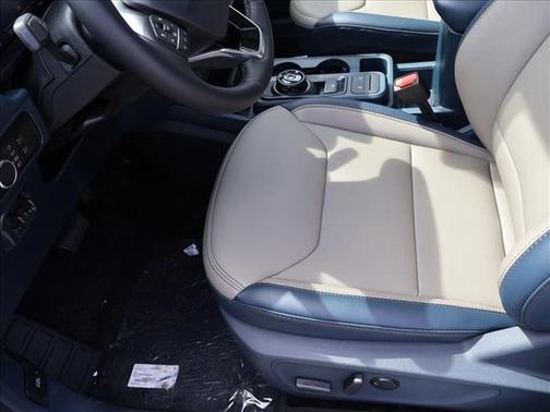 Space White Metallic 2026 Ford Maverick Lariat