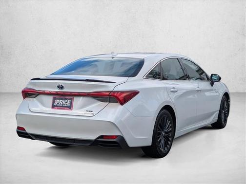 2020 Toyota Avalon Hybrid XSE