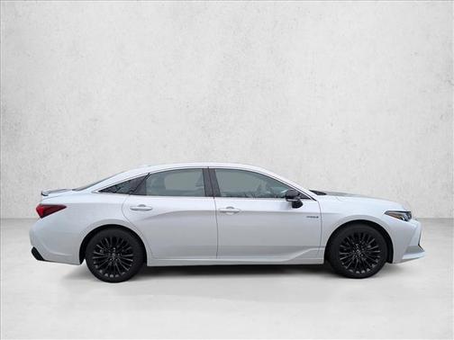 2020 Toyota Avalon Hybrid XSE