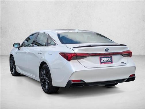 2020 Toyota Avalon Hybrid XSE