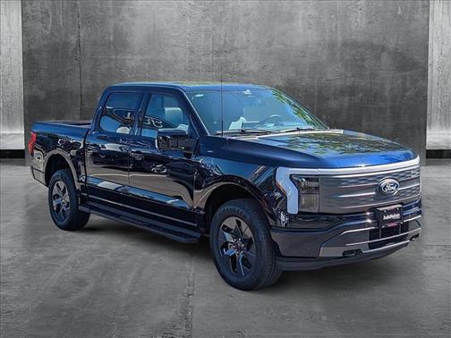 2025 Ford F-150 Lightning LARIAT