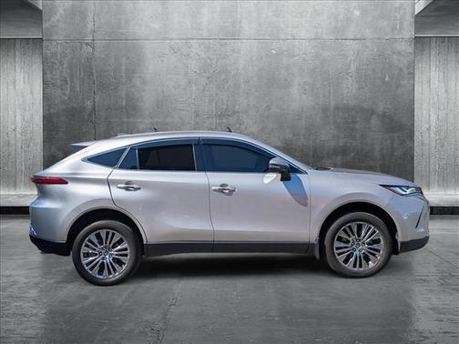 2022 Toyota Venza XLE