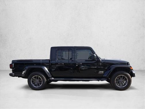 Black Clearcoat 2022 Jeep Gladiator Overland