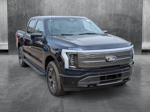 2025 Ford F-150 Lightning LARIAT