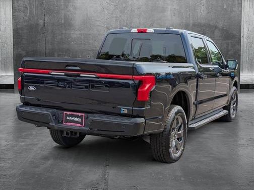 2025 Ford F-150 Lightning LARIAT