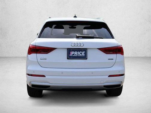 Ibis White 2022 Audi Q3 40 Premium